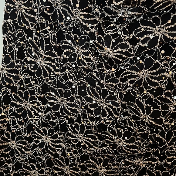 Dress - Picture 3 of 4